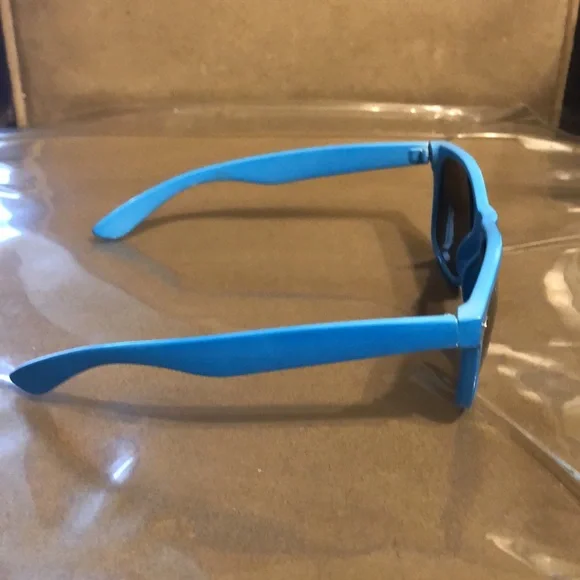 Blue Mirror Sunglasses 😎🥳HP🥳 - Picture 3 of 5